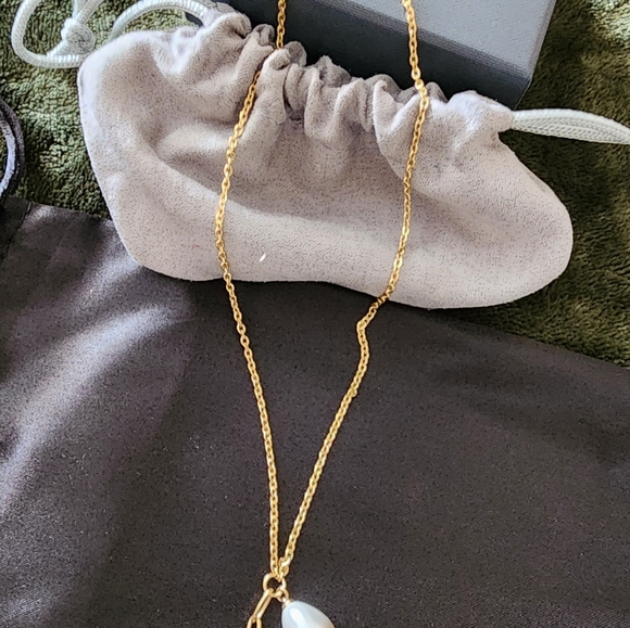 Slide Jewelry Stainless Steel Gold Necklace With Large Pearl Charm NIB - Picture 4 of 11